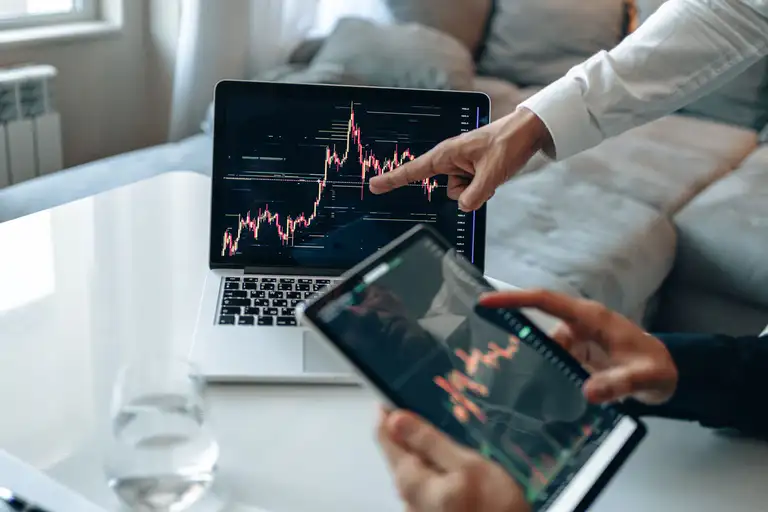 Algorithmic Trading vs Manual Trading